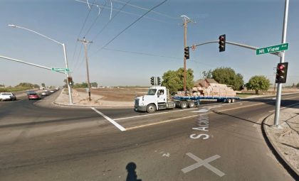 [05-16-2021] Condado De Fresno, CA - Dos Personas Resultaron Heridas Después De Un Accidente De Varios Vehículos En Kingsburg