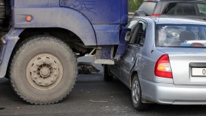 semi-truck-accident-in-california-arash-law-injury-lawyers