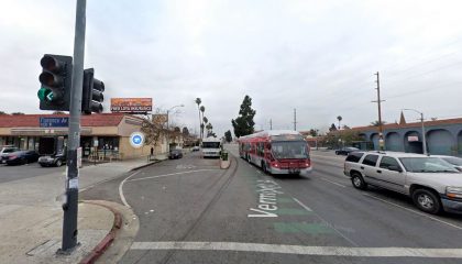 [07-14-2021] Condado De Los Ángeles, CA - Oficial De Policía De Los Ángeles Herido Después De Un Accidente De Motocicleta En Florence Y Avenida Vermont