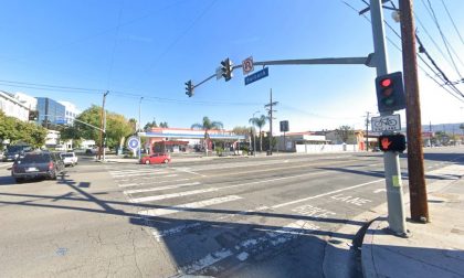 [07-15-2021] Condado De Los Ángeles, CA - Tres Personas Heridas Después De Un Choque Entre Dos Vehículos En Tarzana