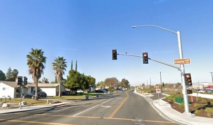 [08-04-2021] Condado De Fresno, CA - Dos Personas Mueren, Otro Herido Después De Choque Múltiple De Vehículos Cerca De Avenida Ramona