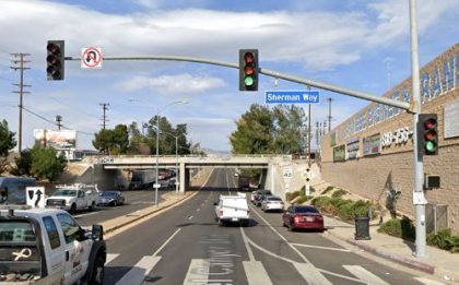 [10-21-2021] Los Ángeles, CA - Dos Personas Resultaron Heridas Después De Una Colisión De Varios Vehículos En North Hollywood