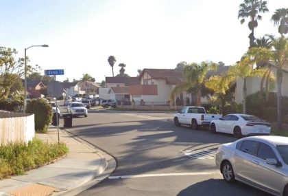 10-30-2021 Condado De San Diego, CA - Una Persona Muere Después De Que Un Automóvil Choca Contra Una Lancha En San Ysidro