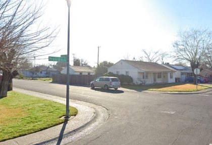 [01-02-2022] Condado de Sacramento, CA - Dos Personas Muertas Y Una Persona Herida Después de Un Incendio en Una Casa Cerca de la Calle Presidio Y la Avenida Harris