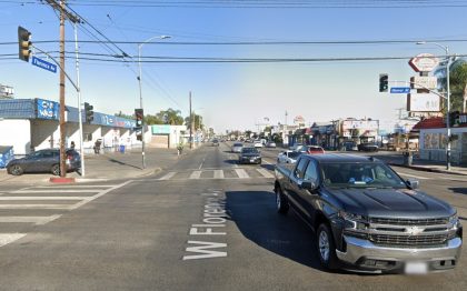 [01-04-2022] Condado de Los Ángeles, CA - Se Reportan Heridos Después de Una Colisión de Dos Vehículos en la Avenida West Florence