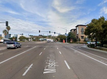 [01-27-2022] Condado de San Diego, CA - Colisión de Varios Vehículos en Mission Valley Hiere a Cuatro Personas