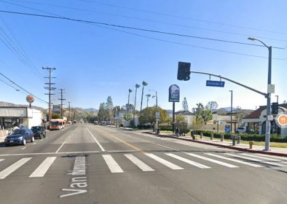 [02-06-2022] Condado de Los Ángeles, CA - Una Persona Herida Tras Un Accidente de Tráfico en Van Nuys Y Glenoaks Boulevard