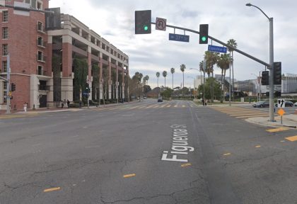 [02-13-2022] Condado de Los Angeles, CA - Tres Oficiales Heridos Después de Un Choque de Dos Vehículos Cerca de la Calle Figueroa
