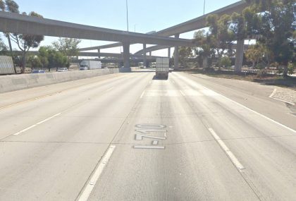 [02-19-2022] Condado de Los Angeles, CA - Motociclista Muerto Después de Un Choque de Tres Vehículos en Bell