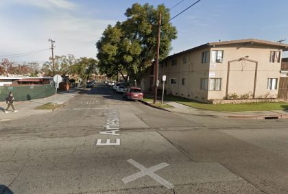 [03-01-2022] Condado de Los Ángeles, CA - Padre E Hija Mueren Tras Estrellarse Un Coche Contra Un Apartamento en Long Beach