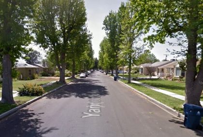 [03-01-2022] Condado de Los Ángeles, CA - Cuatro Personas, Incluido Un Bombero, Resultan Heridas en Un Incendio en Un Apartamento de Encino