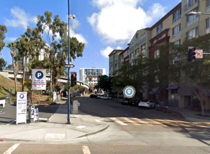 [03-03-2022] Condado de San Diego, CA - Agente de Policía Apuñalado en Un Complejo de Condominios de San Diego
