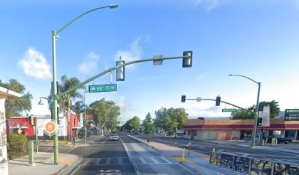 [03-05-2022] Condado de Alameda, CA - Una Mujer de 61 añOS Muere en Un Presunto Accidente Con Fuga en East Oakland