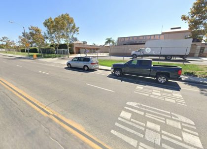 [03-16-2022] Condado de Riverside, CA - 8 Personas Heridas Después de Que El Coche SE Estrelló Contra la Escuela Secundaria Thomas Rivera