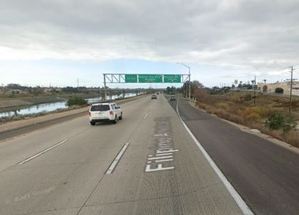 [03-16-2022] Condado de San Diego, CA - Un Conductor Atrapado Como Resultado de Un Choque de Dos Vehículos en National City