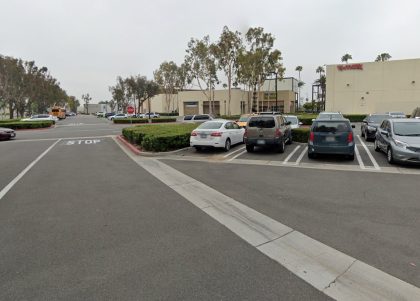 [03-18-2022] Condado de Orange, CA - Un Hombre de 40 Años Muere Tras Recibir Un Disparo en El Aparcamiento de Un Centro Comercial de Anaheim