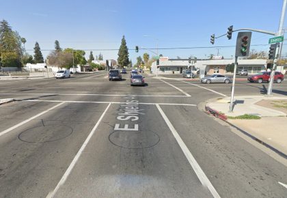 [03-23-2022] Condado de Fresno, CA - Peatón Trabajando en la Carretera Herido Después de Ser Golpeado en Cerca de Palm Avenue