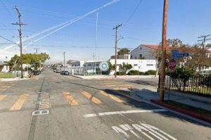 [03-25-2022] Condado de Los Ángeles, CA - Un Hombre Muere en Un Accidente Fatal Con Un Peatón Durante la Compra de Un Coche en El Sur de Los Ánges