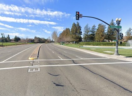 [03-29-2022] Condado de Sacramento, CA - Una Persona Muere en Un Choque Mortal Con Fuga en Elk Grove