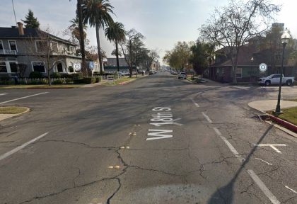 [04-10-2022] Condado de Merced, CA - Una Persona Muere Después de Ser Atropellada Por Dos Vehículos Diferentes en la Calle G