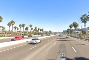 [04-12-2022] Condado de San Diego, CA - Dos Personas Heridas Después de Que El Conductor de Un Camión Imprudente SE Estrelló Contra la Parte Trasera de Una Casa en El Cajón