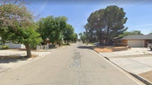[04-23-2022] Condado de Los Ángeles, CA - Dos Adolescentes Heridos en Un Accidente de Motocicleta en la Avenida Standridge