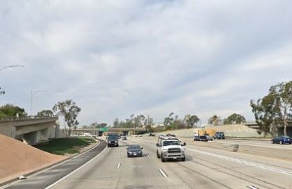 [04-28-2022] Condado de Orange, CA - Choque de Varios Vehículos en Costa Mesa Hiere a Una Persona