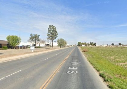 [05-03-2022] Condado de Tulare, CA - Peatón de 70 Años de Edad, Mortalmente Atropellado Por Un Camión en Tulare