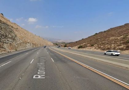 [05-14-2022] Condado de Los Angeles, CA - Tres Personas Mueren Después de Un Choque Mortal de Dos Vehículos Cerca de la Autopista 405 de San Diego