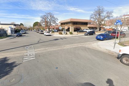 [05-17-2022] Condado de Los Angeles, CA - Una Persona Hospitalizada Tras Un Choque de Varios Vehículos en Newhall
