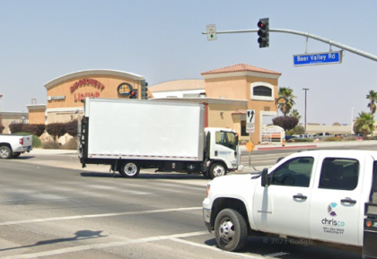 [05-27-2022] Condado de San Bernardino, CA - Choque de Vuelco en Victorville Hiere a Tres Personas