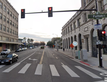 [06-03-2022] Condado de Fresno, CA - Una Persona Herida en Choque de Dos Vehiculos en la Calle Fulton