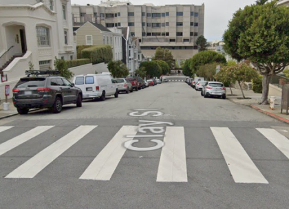 [06-10-2022] Condado de San Francisco, CA - Cuatro Personas Heridas Tras Estrellarse Un Coche Contra Un Edificio en El Barrio de Nob Hill
