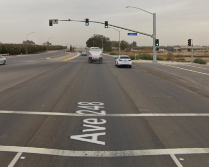 [06-13-2022] Dos Personas Heridas Después de un Accidente de Camión Grande en Visalia