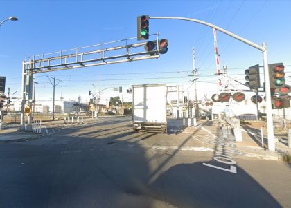 02-20-2023-Two-Killed-Three-Injured-After-Car-vs.-Train-Crash-in-Central-Alameda-420x301-1