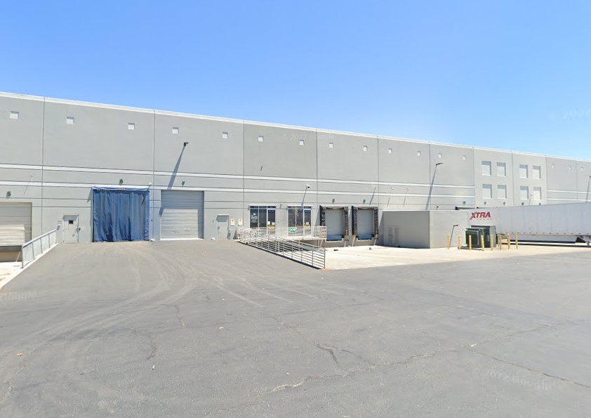 03-10-2023-Man-Killed-Woman-Injured-After-Warehouse-Roof-Collapsed-in-Oakland