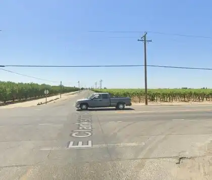 [12-07-2023] Condado de Fresno, CA - SE Solicitan Servicios Médicos de Emergencia Tras Una Colisión de Dos Vehículos en la Sr-43 Cerca de Kingsburg
