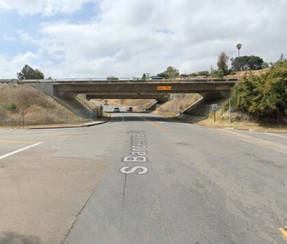 [12-08-2023] Condado de San Diego, CA - Paramédicos en Ruta Tras Colisión de Dos Vehículos en Casa de Oro-Mount Helix