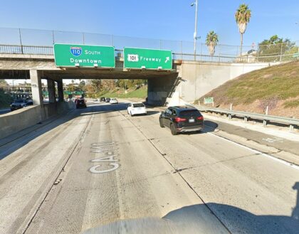 [12-11-2023] Al Menos Una Persona Herida de Gravedad Tras Una Colisión Temeraria de Varios Vehículos a Lo Largo de la Autopista 101 en Hollywood