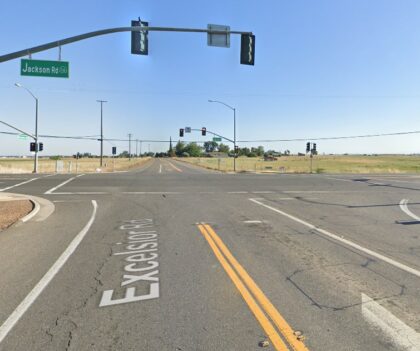 [12-14-2023] Condado De Sacramento, CA - Dos Personas Mueren Y Otra Resulta Herida Tras Un Choque De Dos Vehículos En La Autopista 16 Cerca De Rosemont