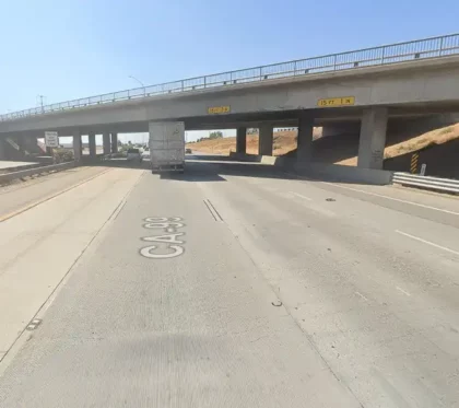 [12-25-2023] Muere Un Hombre de 42 años Y Otro de 22 ES Hospitalizado Tras Un Presunto Choque Por Conducir Ebrio en la Autopista 99 en Bakersfield