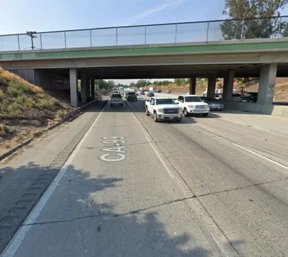 [01-14-2024] Dos Personas Mueren Tras Un Choque de Un Solo Vehículo en la Autopista 99 en Bakersfield