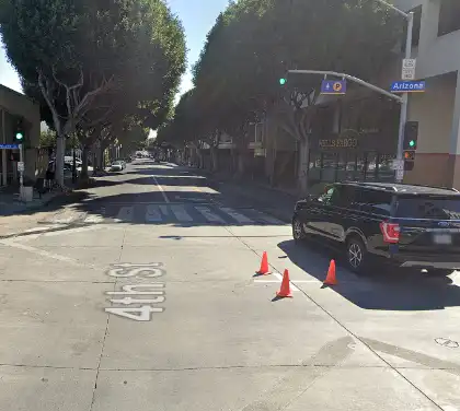 [01-31-2024] Cuatro Hospitalizados, Entre Ellos Un Niño Pequeño, Tras Una Persecución Que Provocó Un Accidente Múltiple en El Este de Los Angeles