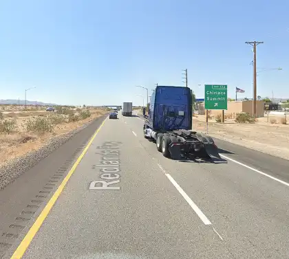 [02-10-2024] Muere Una Persona Tras Un Aparatoso Choque de Dos Vehículos Con Un Camión en la Autopista 10, Cerca de la Cumbre de Chiriaco