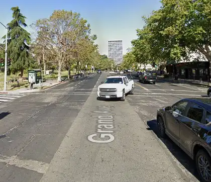 [04-21-2024] Un Motociclista Herido Grave Tras Una Colisión Entre Una Motocicleta Y Un Vehículo en Oakland