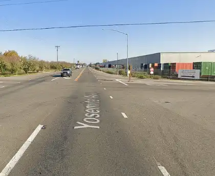 [04-22-2024] Al Menos Una Persona Herida Tras Una Colisión De Dos Vehículos En La Autopista 120 En Manteca