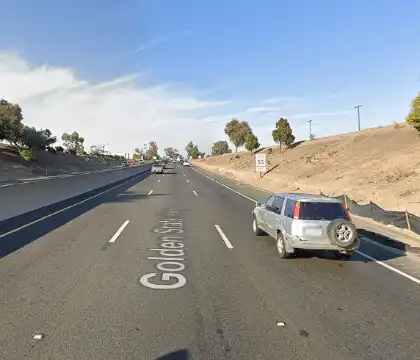 [04-23-2024] Al Menos Una Persona Herida Tras Una Colisión De Dos Vehículos En La Autopista 99 En Stockton