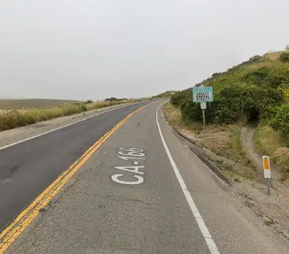 [04-29-2024] Heridos Leves Tras Colisionar Un Semirremolque Contra Un Camión de Trabajo en la Carretera 166 Cerca de Nipomo