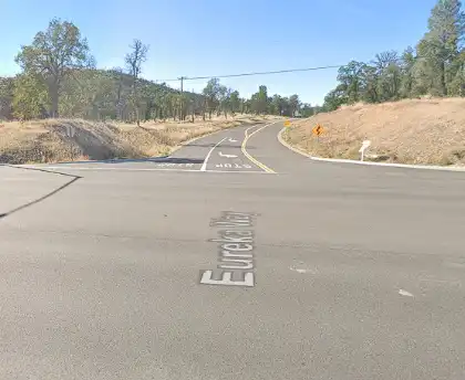 [05-06-2024] Dos Personas Hospitalizadas Tras Una Colisión De Tres Vehículos En Eureka Way