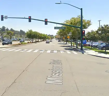 [05-08-2024] Muere Un Conductor de Scooter de 22 años Tras Ser Atropellado Por Un Vehículo en Hayward